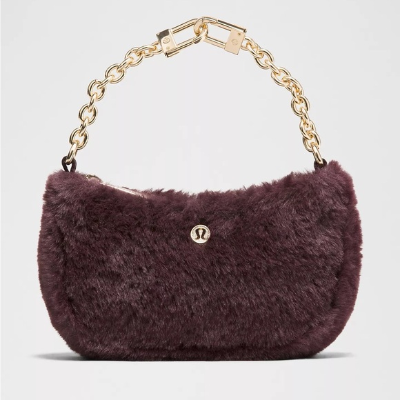 lululemon athletica Handbags - Lululemon City Essentials Bag NWT